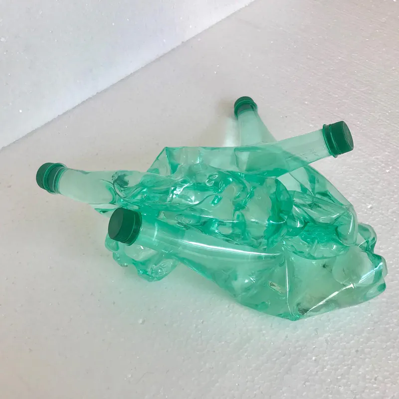 Les Bouteilles — sculpture de Valérie Billet