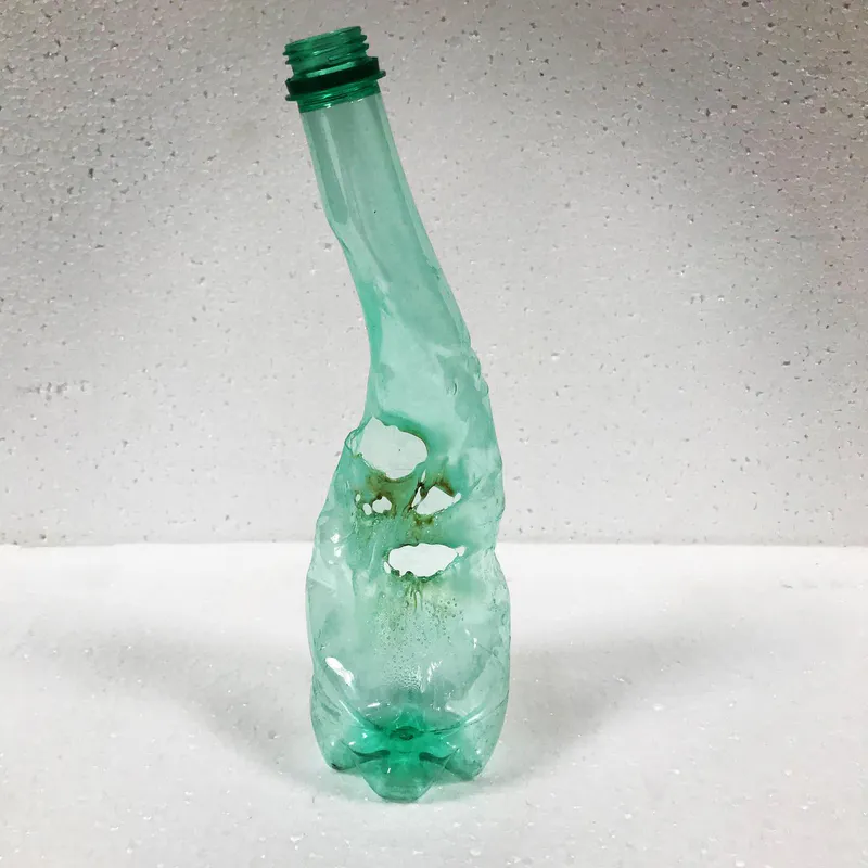 Les Bouteilles — sculpture de Valérie Billet