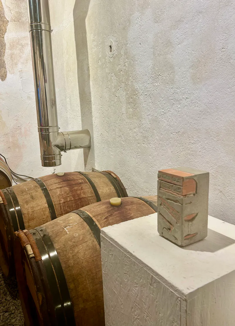 Essai brique et béton n° 1, exposé au Domaine
