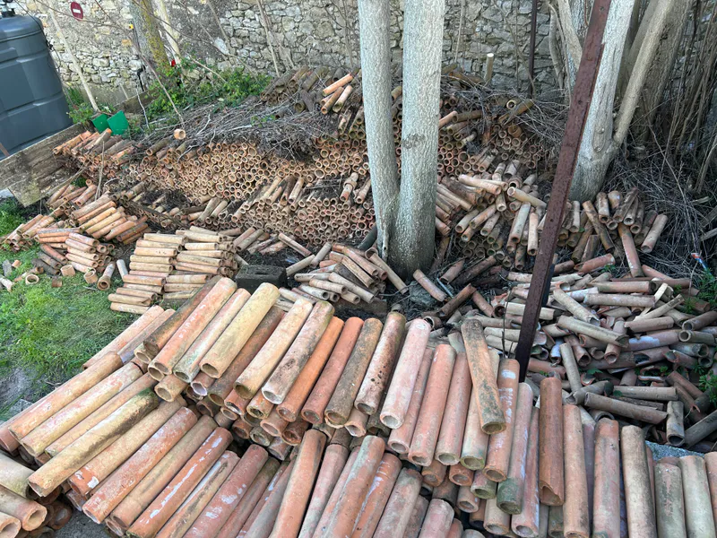 Les drains découverts sur le site du Domaine Savary de Beauregard