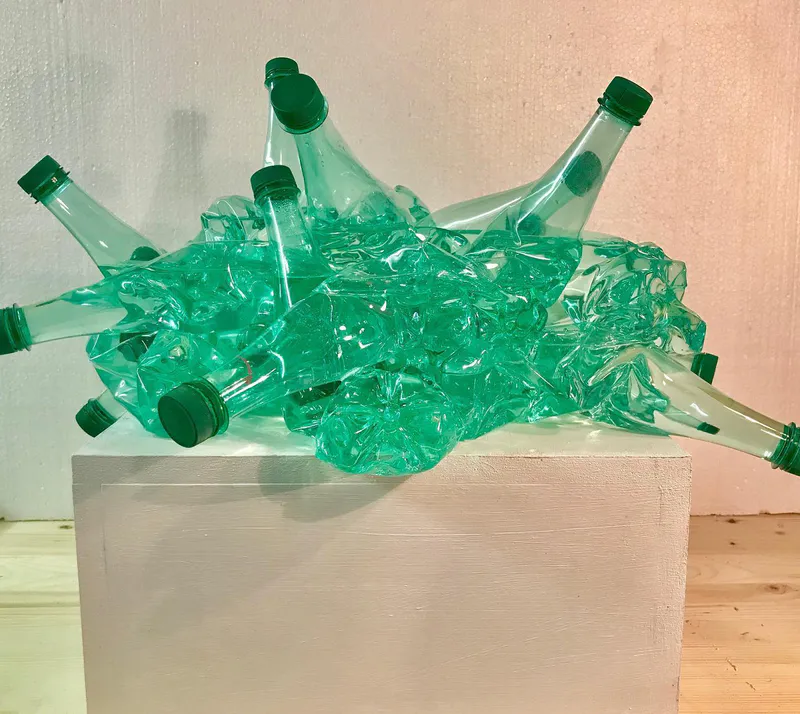 Les Bouteilles — sculpture de Valérie Billet