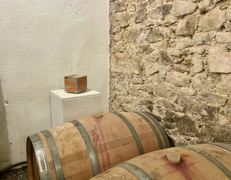 Essai brique et béton n° 2, exposé au Domaine
