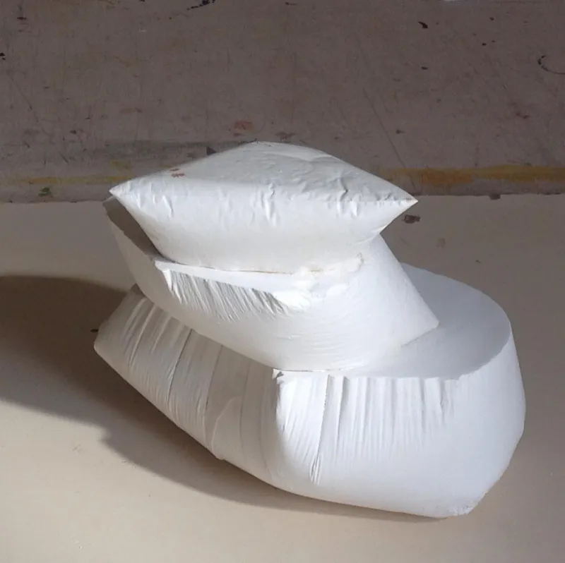 Plâtres et autres médias — sculpture de Valérie Billet